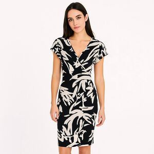 Women's Ann Taylor Factory Black & White Abstract Print Wrap Dress Size 8